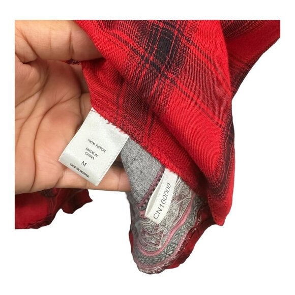 SOHO Women SZ M Red Plaid Button Up Lightweith Shirt Slit Insert Back Casual - Picture 3 of 14